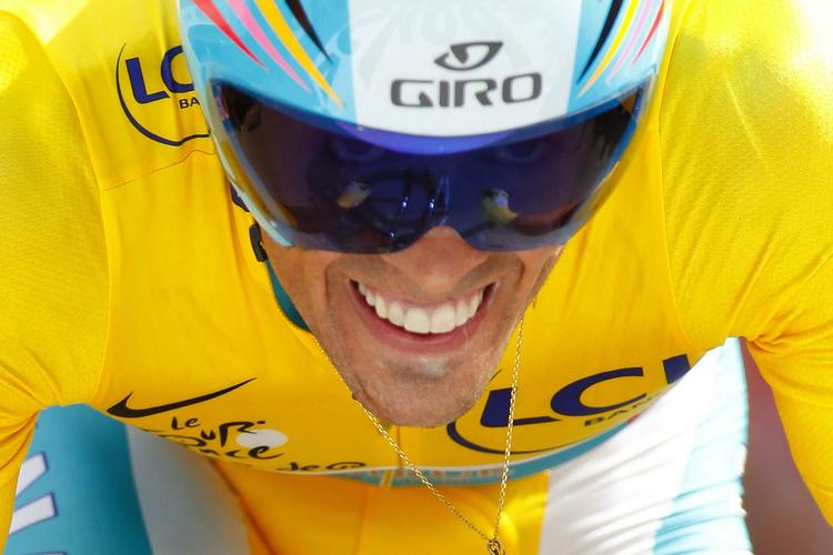 Vinder. Alberto Contador kører mod Paris i morgen med en polster på 39 sekunder. 