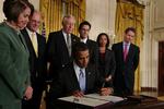 verbaloffensiv. Obamas 'fast besluttet'-retorik har den dobbelte hensigt at skræmme Iran og forvisse USA's arabiske allierede om, at USA ikke vil lade dem i stikken. 