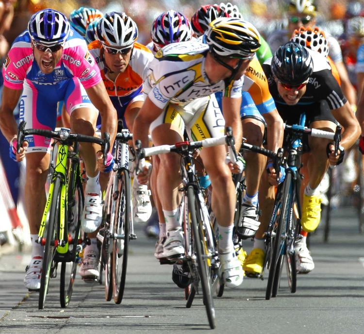Favorit. Mark Cavendish har allerede fire sejre på kontoen i denne Tour og bejler til en femte gevinst på den berømte opløbsstrækning i byernes by. 