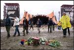 Tragedie. Pladsen foran Orange Scene på Roskilde Festival dagen efter katastrofen, hvor ni unge blev dræbt. 