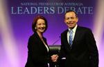 Tv-dyst. De to premierminister kandidater på billedet, den socialdemokratiske premierminister Julia Gillard (tv.) og den konservative oppositionsleder Tony Abbott (th.) turde ikke konkurre med australiens mest sete tv-program. 