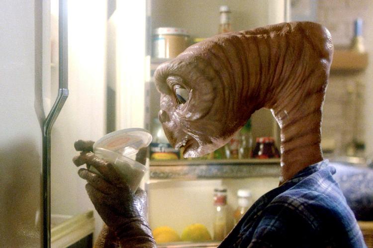 Tour-vinder? E.T. fra Steven Spielbergs 'E.T. The Extra-Terrestrial' fra 1982 ligner til forveksling rytterne i Tour de France, mener filosof. (Arkivfoto: AP). 