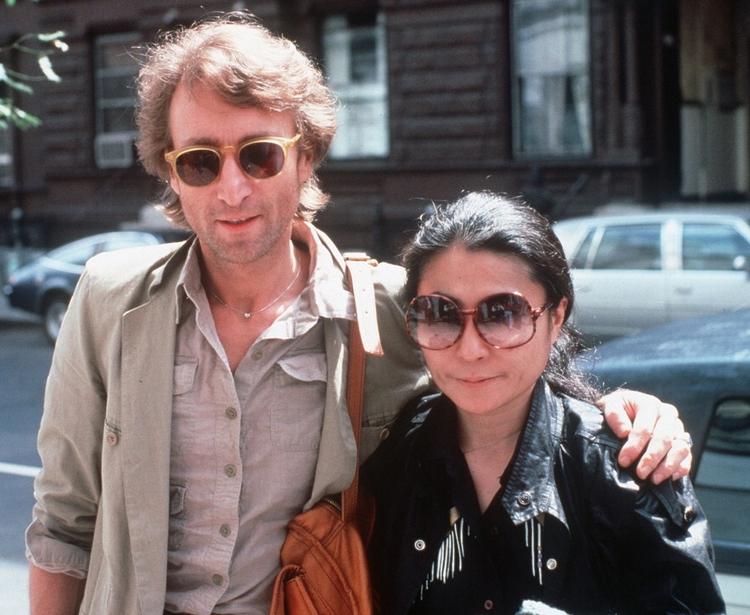 Nej. Yoko Ono vil ikke tillade, at Mark David Chapman bliver lukket ud af fængslet. Han skød og fræbte John Lennon 8. december 1980 foran Lennons hjem i New York. 