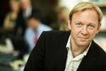 presseetik. Var det i orden, at TV 2-journalister med skjult kamera fulgte efter hjemmehjælpere for at dokumentere snyd? Det mener nyhedsdirektør Michael Dyrby, men nu skal pressenævnet afgøre det. 