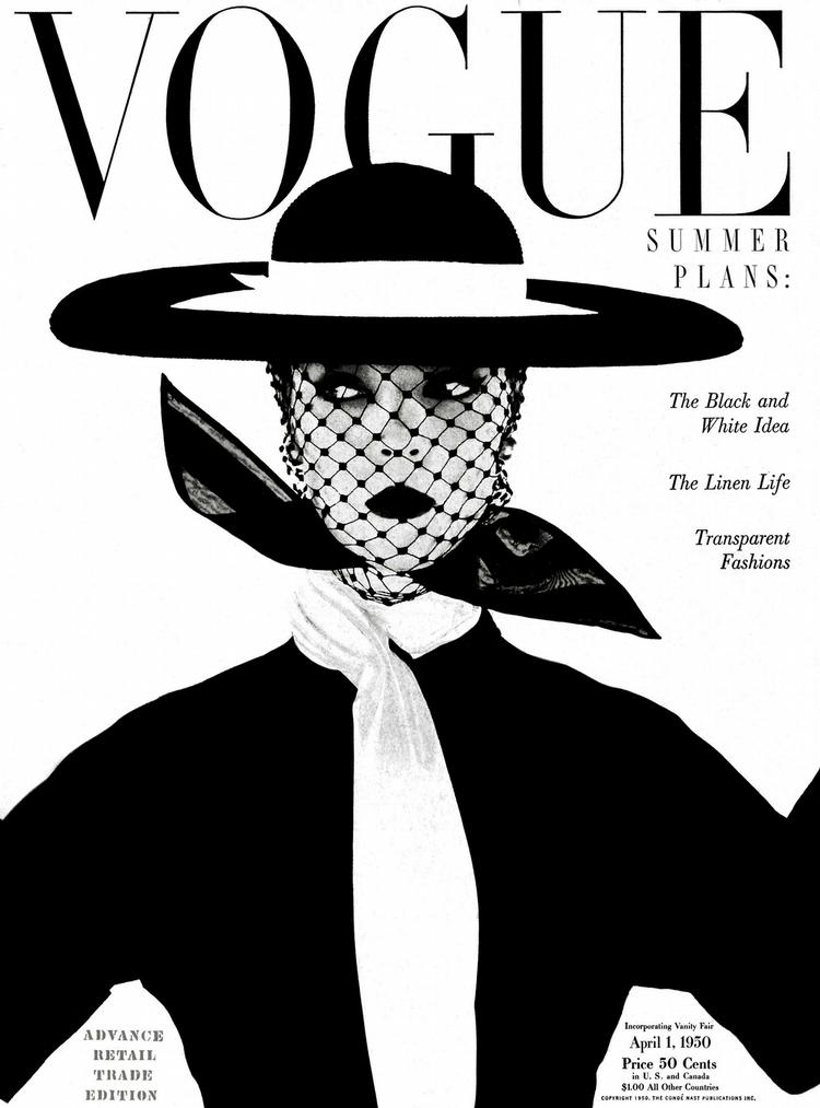 Vogue. De velrenommerede magasiner Vogue og Vanity Fair sætter priserne op. Årsagen er faldende indtægter på annoncer. 
