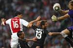 TOPSCORER. Luis Suarez fortsætter med at score mål på samlebånd for hollandske Ajax. 