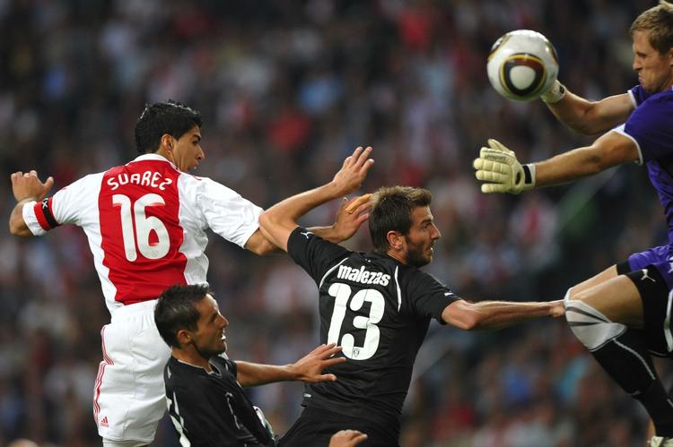 TOPSCORER. Luis Suarez fortsætter med at score mål på samlebånd for hollandske Ajax. 
