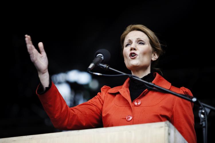 Udskældt. Helle Thorning-Schmidt kritiseres både af eksperter og politiske modstandere. Arkivfoto. 