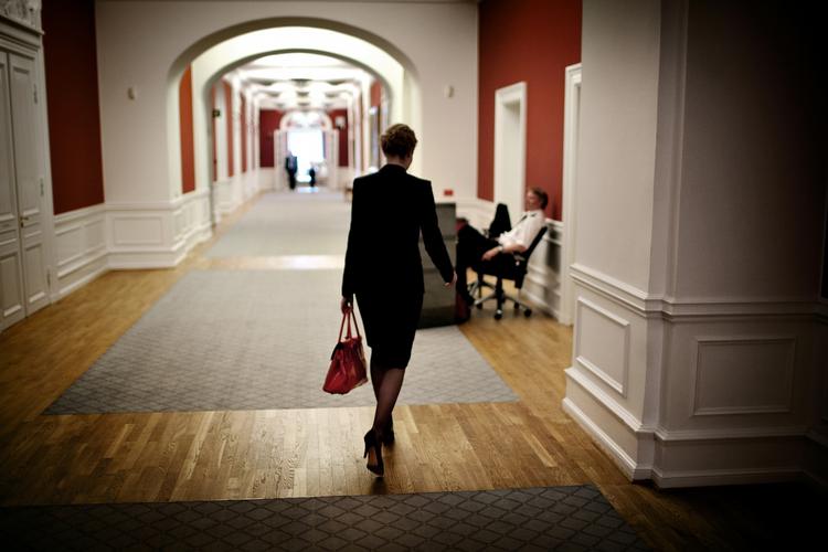 Dømt ude. Læserne på politiken.dk tror ikke på, at Helle Thorning kan blive statsminister, efter hun har indrømmet, at hun har givet Justitsministeriet forkerte oplysninger. 