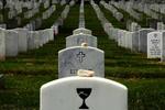 Rod. Op mod 6.000 gravsten kan være blevet forbyttet eller mangler markeringer på soldaterkirkegården Arlington National Cemetery. 