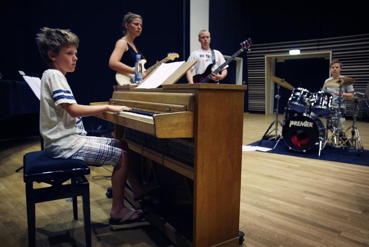 KULTURLOV. Landets kommuner skal nu tilbyde musikskole, som ikke alle kommuner tidligere har kunnet tilbyde. 