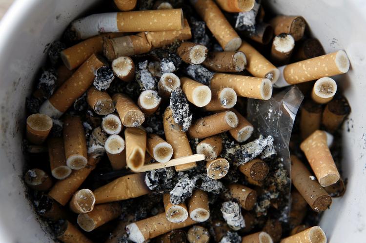 FORBUDT. Tidligere var rygning tilladt på mindre værtshuse og bagerier i Bayern. Nu strammes reglerne. 