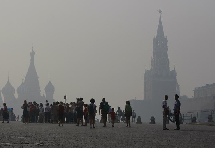 undtagelsestilstand. Russiske brandfolk er ved at få styr på de omfattende skovbrande, men syv regioner er nu alligevel erklæret i undtagelsestilstand. 