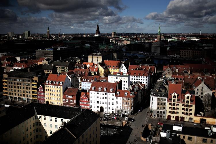 Miniboligbombe. De seneste år har salget af bylejligheder på under 75 kvadratmeter eksploderet op til studiestart. Og det gør det igen. Lige om lidt. 