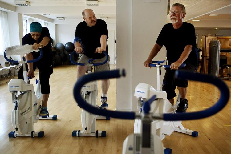 Frivillige. Henrik til højre i billedet underviser frivilligt i idræt for diabetikere. 
