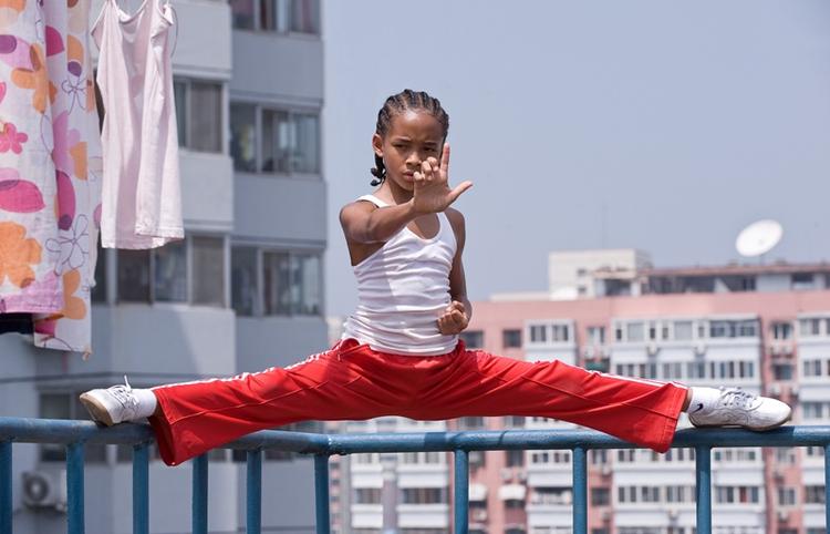 Knægten er 12 and no mama's boy. Jaden spiller hoved- og titelrollen i den nye film, et remake af 80'er-hittet 'The Karate Kid' og produceret af forældrene, Jada Pinkett Smith og Will Smith. 