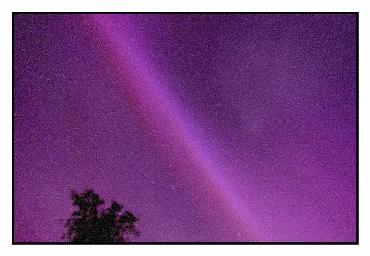 Nordlys. Det er om at tage en tur ud i natten senere, hvis man vil se nordlys. 