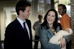 Debut. Kronprins Frederik og kronprinsesse Mary fik deres første barn i 2005 (billedet). Siden er en lille prinsesse kommet til. 