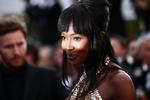 Naomi. Den 40-årige britiske model har forsøgt alt for at undgå at skulle vidne ved domstolen i Haag, men blev tvunget til det. Hun ankom til retten - noget forsinket - med politieskorte og uden at udtale sig til pressen. 