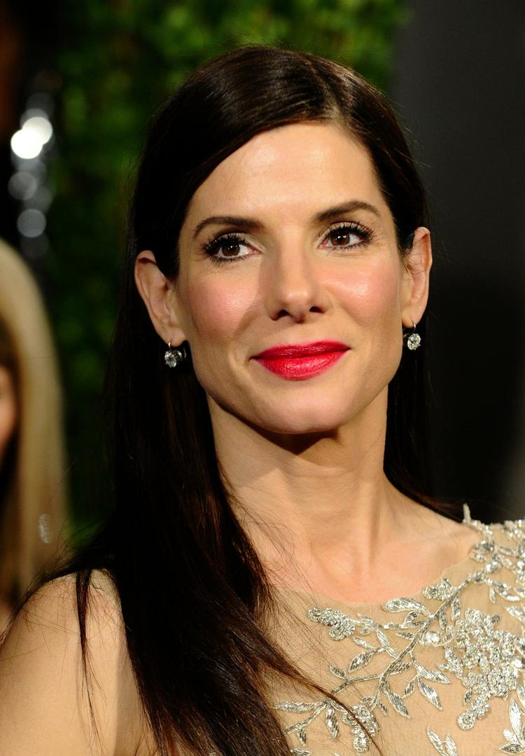 Hun har haft et hårdt år med en medieomtalt skilsmisse. Men hun har også vundet en Oscar - og Sandra Bullock tjener penge som aldrig før. 