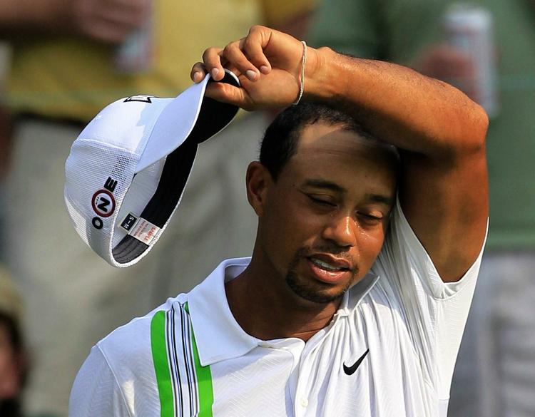 deroute. En sportslig nedtur har afløst den ægteskabelige, som Tiger Woods røg ud i efter en række utroskabssager. 