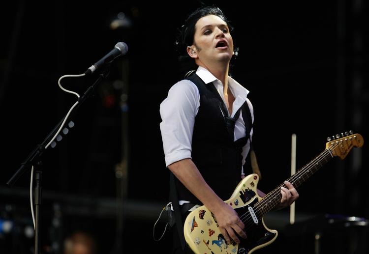 »Jeg er blevet bedre til at lægge make-up, så der er ikke nogen der opdager, jeg har det på«, siger forsanger Brian Molko fra Placebo. 