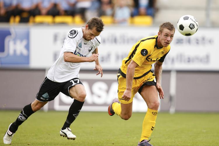 Debutant. Jonas Kamper (tv.) spillede i dag sin første kamp for Randers. 