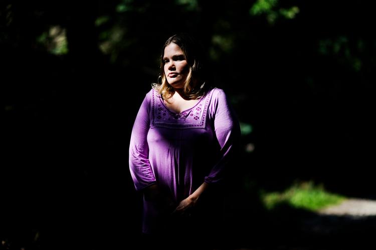 LEKTIE. Sara mener selv, at hun har været for økonomisk godhjertet. »Men nu tror jeg, at jeg har lært lektien«, siger hun. 