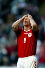indersiden. Jon Dahl Tomasson fik med en scoring i sin sidste landskamp tangeret scoringsrekorden på landsholdet. Arkivfoto. 