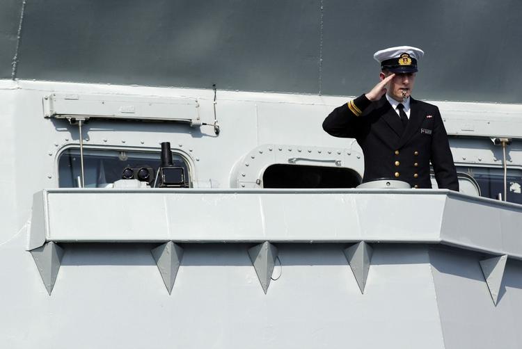 Søværnet. Den danske flådes opgaver grundlæggende er de samme, som de altid har været: at hævde dansk suverænitet i danske farvande. 