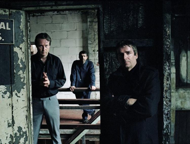 Med 'Sky At Night' viser I Am Kloot, at britpop lige nu er en meget lidt bralrende størrelse. PR-foto 