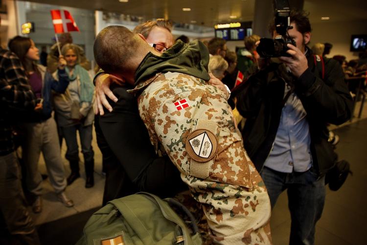 Hjemkomst. Der skal være et beredskab for hjemvendte veteraner, der har fået ar på sjælen, mener både SF og regeringen. (arkivfoto) 
