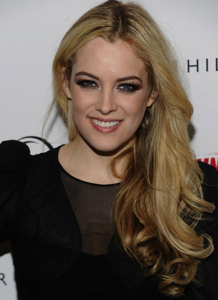 Elvisbarnebarn. Riley Keough er datter af Lisa Marie Presley og Danny Keough. Her ses hun i forbindelse med premieren på filmen 'The Runaways', som var hendes debut på det store lærred. 