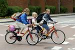 Cyklende børn