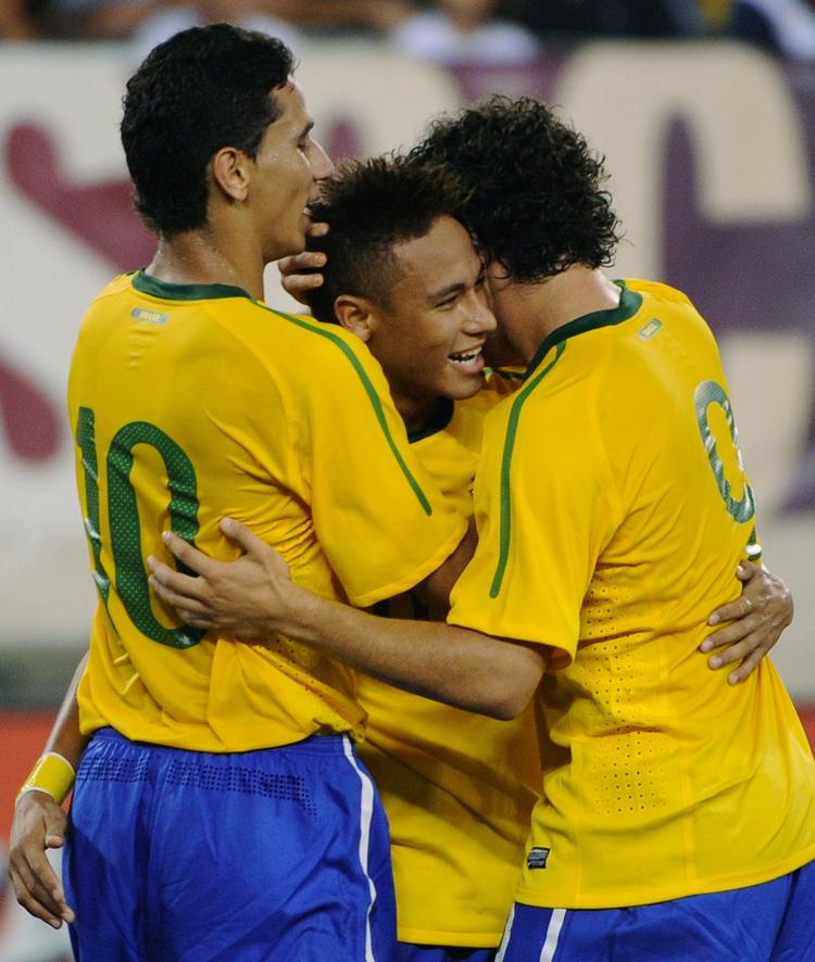 Fornyelse. Mægtige Brasilien havde vraget stjerner til testkampen mod USA. I stedet slog unge Neymar blandt andet til i holdets sejr på 2-0. 