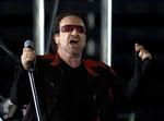 Mens den irske supergruppe U2 spiller koncert i Horsens søndag og mandag for 70.000 mennesker, så svæver den danske gebyrgrib over parkeringspladsen. 
