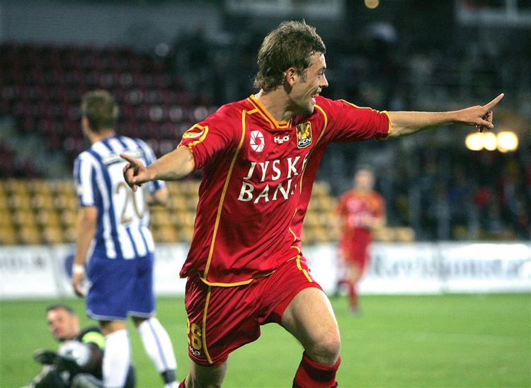 Nicklas Pedersen jubler efter en scoring mod Esbjerg tidligere i år. I dag var den 20-årige på pletten to gange i Århus. 