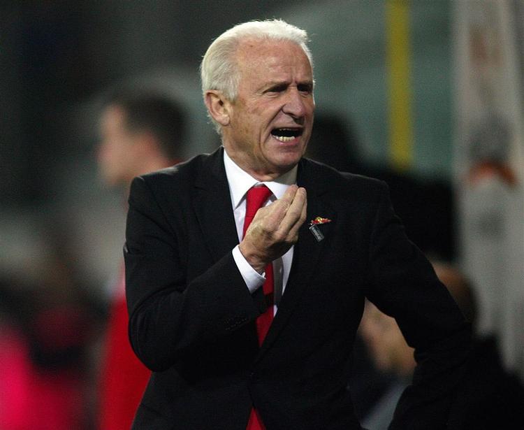 arvæv. Giovanni Trapattoni kan snart træne det irske landshold igen efter en operation i maven i dag. Arkivfoto. 