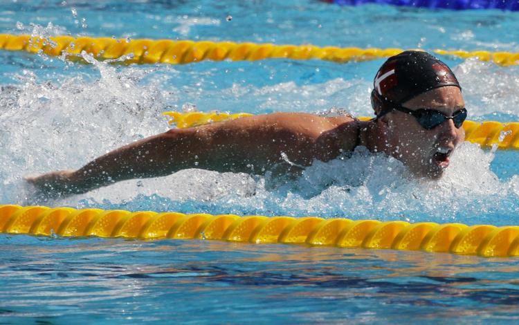 flyvende. I sit indledende heat lagde Jeanette Ottesen den svenske verdensrekordholder langt bag sig. Danskeren skulle lige teste sig selv på en 100-meter. 