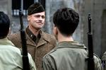 'Inglourious Basterds' er urealistisk og ustyrlig, men underholdende til det yderste. 