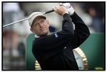 LANGSKUD. Der er langt fra golf på topplan til jernmand - men Steen Tinning har lært meget af processen. 