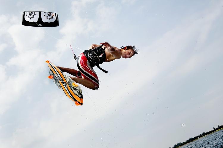 Kitesurfing er blevet en del af det pæne selskab. 