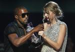 Skandale. Kanye West river ved sidste års MTV-show mikrofonen ud af Taylor Swifts hænder, da hun takker får prisen for årets bedste kvindelige pop-video. Den vrede Kanye West mente, at Beyonce skulle have haft prisen. 