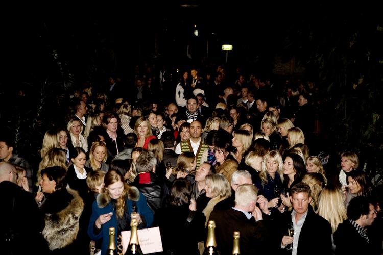 Modemas. Masser af mennesker kommer til hovedstaden for at se på nyt tøj. Her er det fra 2007. 
