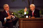 dinosaur. Johnny Carson debuterede på tv i 'The Tonight Show' i 1962 og optrådte for sidste gang i maj 1992. 