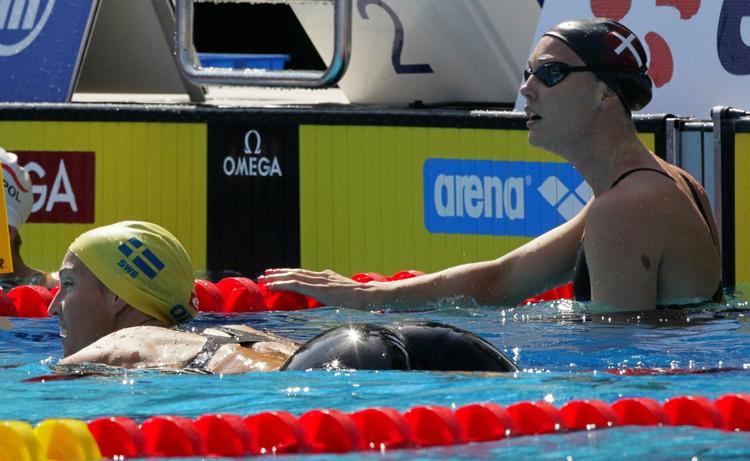 vandskorpen. Er der nogle, der har fået set lidt til hinanden ved EM, så er det Therese Alshammar og Jeanette Ottesen, der i 50 meter fri svømmede i samme indledende heat, samme semifinale og i morgen mødes igen i finalen. 
