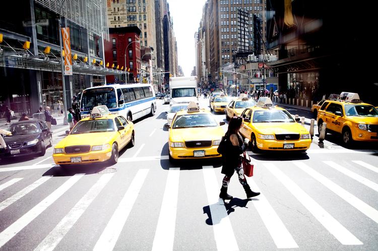 NYC. Folk i New York er meget mere interesserede i, hvad du siger og gør, end hvem du er, og hvor du kommer fra. Det er befriende«, siger Joseph O'Neill. 
