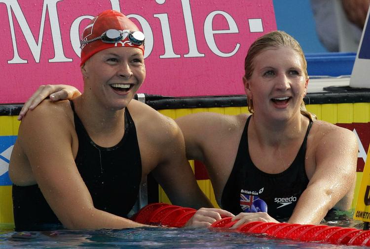dacapo. Lige som i OL-finalen i 800 meter fri var der bronze til Lotte Friis (tv.) og guld til Rebecca Adlington, da der er i Budapest blev svømmet 400 meter fri. 