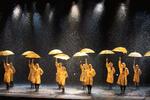 Regndans. Malmö Opera vil invitere danske anmeldere til Sverige og reklamere mere i Danmark. 'Singin' In the Rain' åbner den nye sæson i Malmö Opera. Der er premiere 21.  august. Foto: Mats Bäcker 