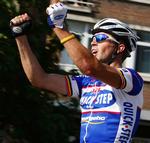 historisk. Stijn Devolder krydser linjen som vinder af det belgiske mesterskab. Arkivfoto. 